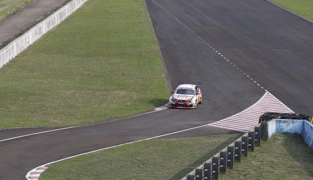 Apabila Sirkuit Sentul menjadi tuan rumah MotoGP 2017 pemerintah berharap dapat meningkatkan pendapatan dari sektor pariwisata. (Bola.com/Vitalis Yogi Trisna)