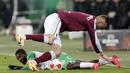 The Hammers memastikan lolos ke fase knock out sebagai juara Grup H usai mengalahkan tuan rumah Rapid Vienna dua gol tanpa balas. (AP/Lisa Leutner)