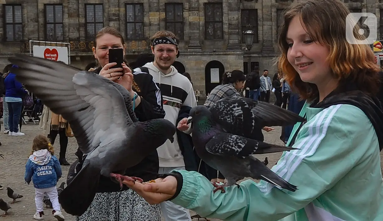 De Dam Square, atau biasa disebut 'Dam', adalah alun-alun sentral Amsterdam yang memiliki nilai historis dan kultural yang sangat penting bagi Belanda. (merdeka.com/Arie Basuki)