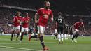 Gelandang Manchester United, Juan Mata, merayakan gol yang dicetaknya ke gawang Crystal Palace pada laga Premier League di Stadion Old Trafford, Manchester, Sabtu (30/9/2017). MU menang 4-0 atas Palace. (AP/Martin Rickett)