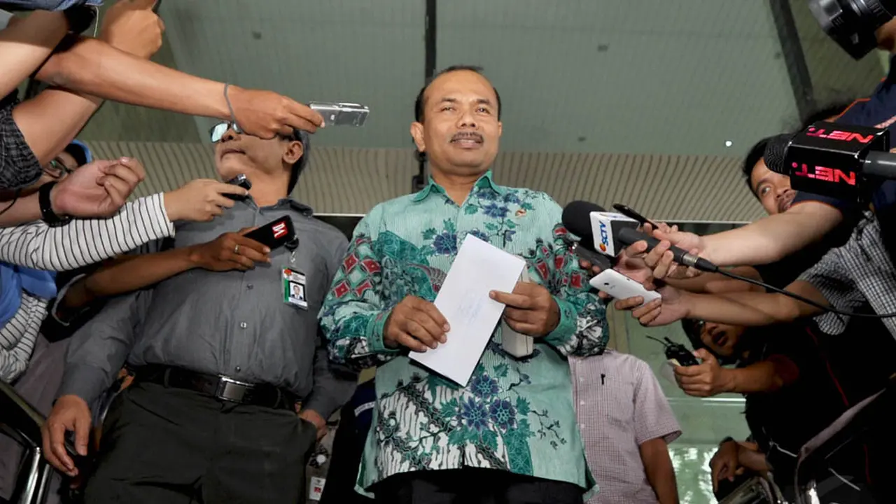 Menteri PPN Andrinof Chaniago Lapor Harta Kekayaan ke KPK