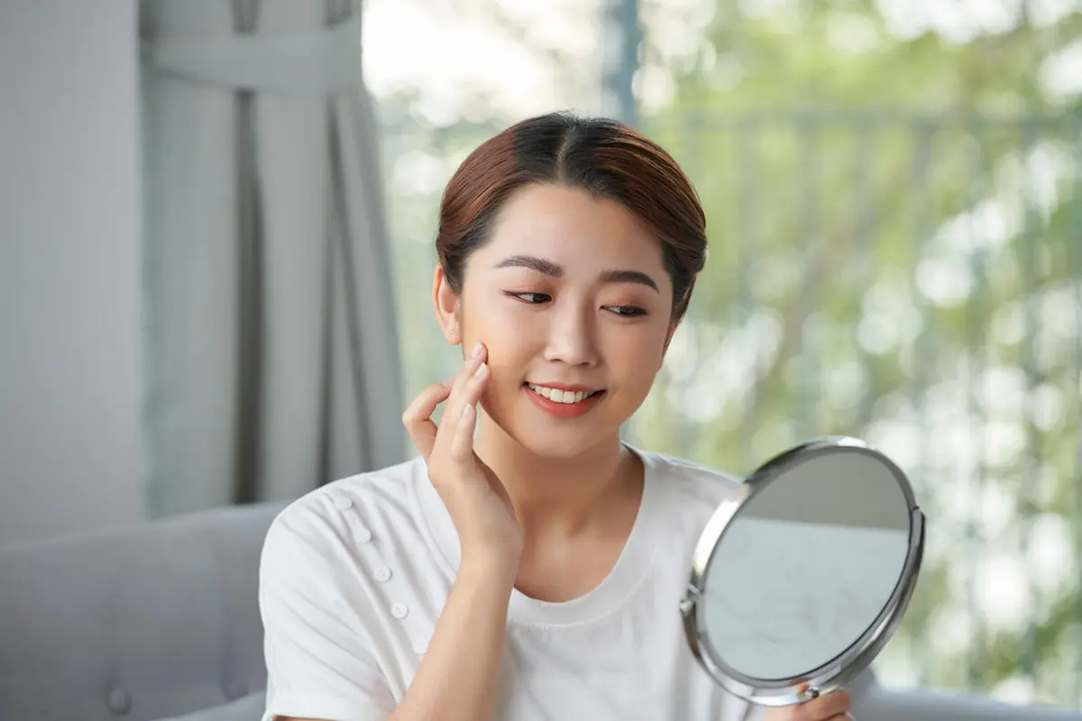 Tips Memilih Sunscreen yang Nggak Bikin Makeup Longsor Seharian