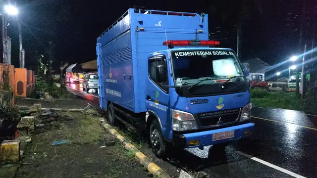 Dinas Sosial Kabupaten Lumajang dirikan Dapur Umum dilokasi pengungsian banjir lahar dingin Gunung Semeru (Istimewa)