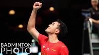 Jonatan Christie menutup pertandingan dengan kemenangan tiga gim langsung atas Li Shi Feng pada laga ketiga final Piala Thomas 2020. Hasil itu, membuat Indonesia menang 3-0 atas China dan berhak atas trofi juara Piala Thomas. (Badminton Photo/Yves Lacroix)