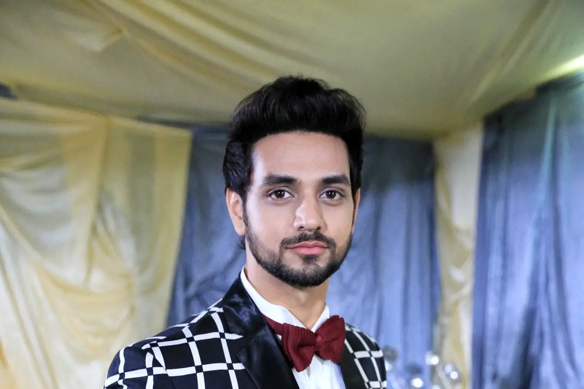[Bintang] Tanggapan Shakti Arora tentang Ranveer dan Ishani Season 2