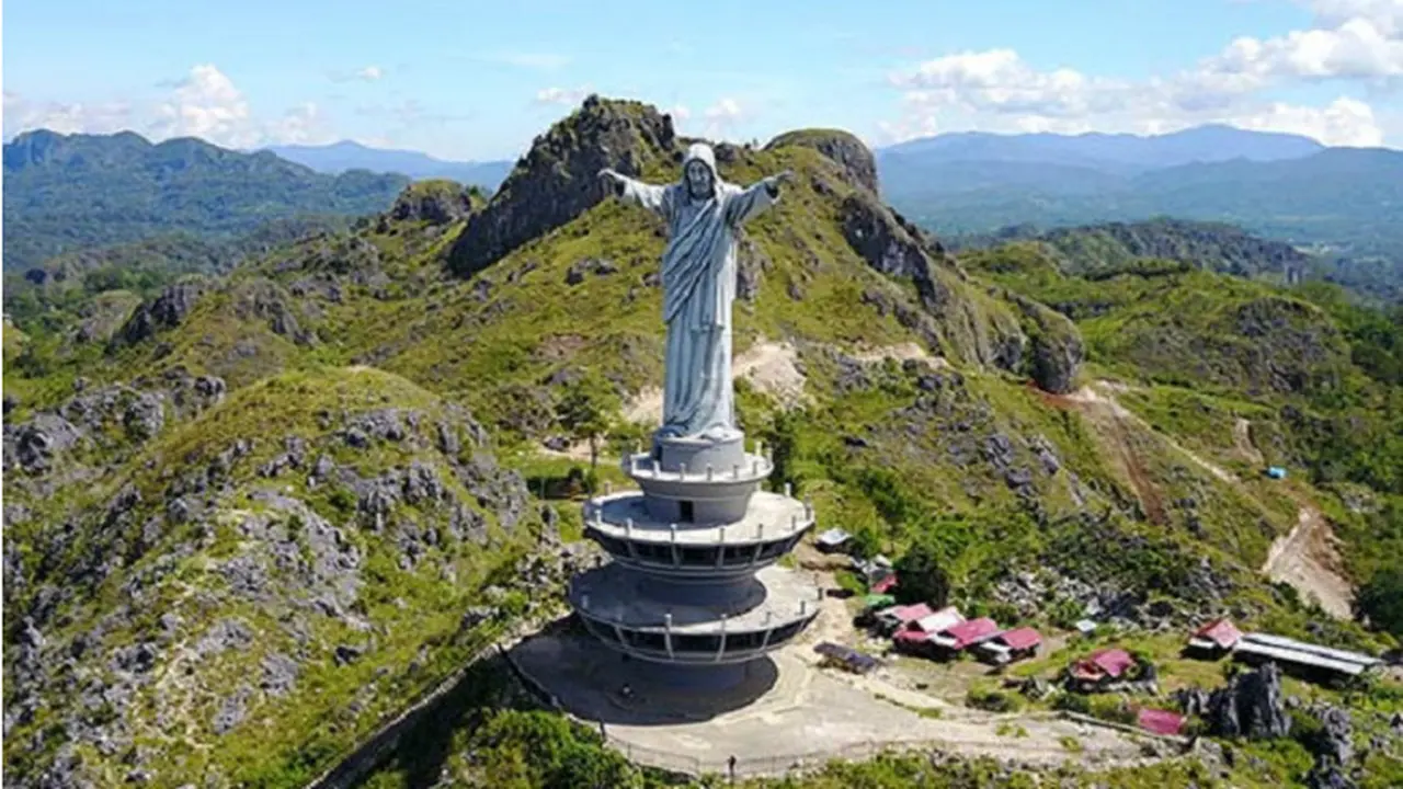 Patung Yesus Kristus Buntu Burake