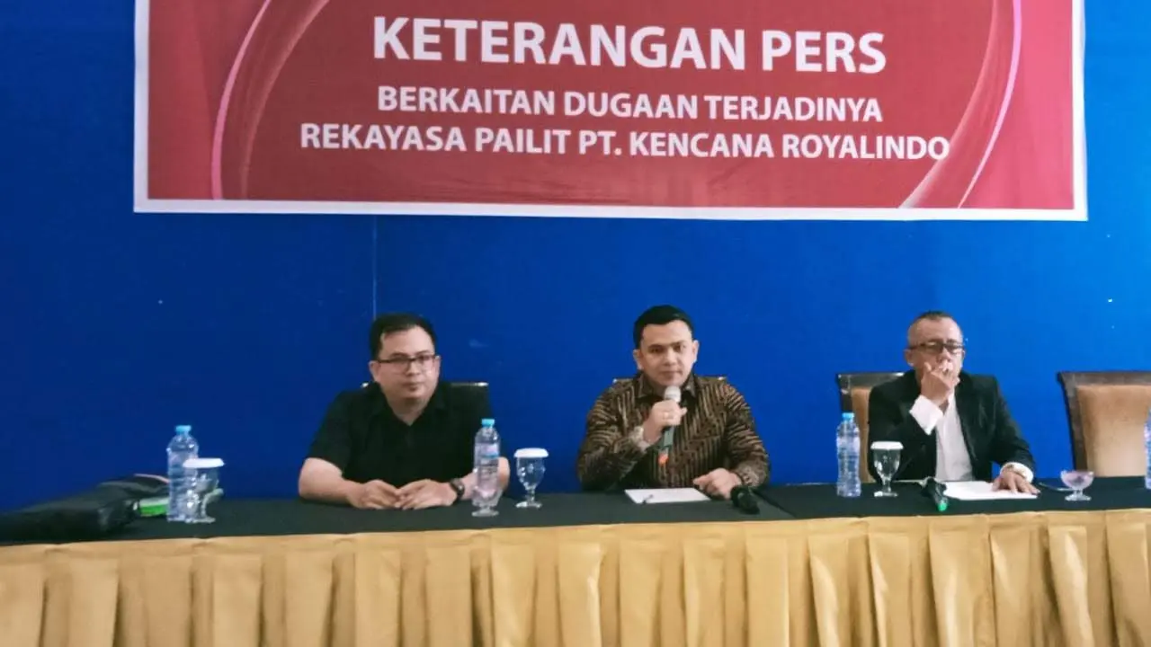 Tim Kuasa Hukum PT Kencana Royalindo mengajukan upaya kasasi melawan putusan PKPU Pengadilan Niaga Makassar.(Liputan6.com/Eka Hakim)