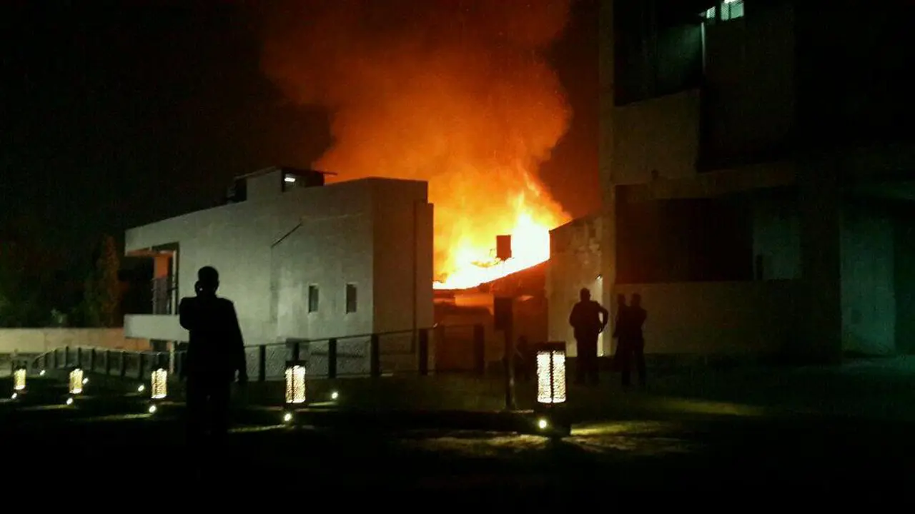 Rumah Mewah Terbakar di Kemang, 15 Unit Mobil Damkar Dikerahkan