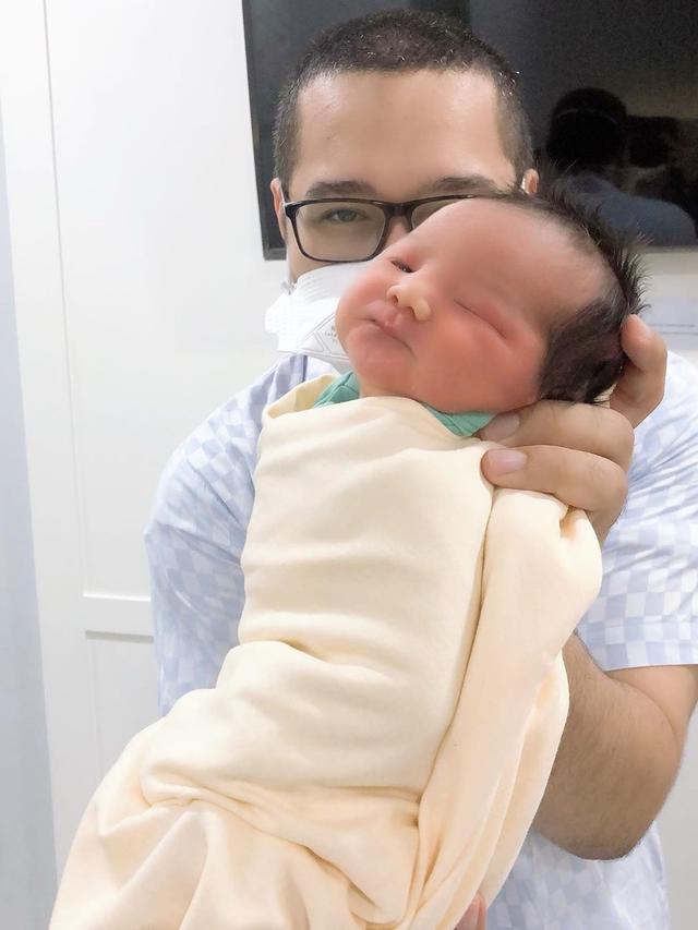 6 Potret Gemas Shaquille Kaili, Putra Cut Meyriska yang Baru Lahir