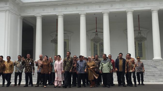 Jokowi-JK dan Menteri Kabinet Kerja Gelar Sesi Foto Terakhir (Foto: Liputan6/Ika Defianti)