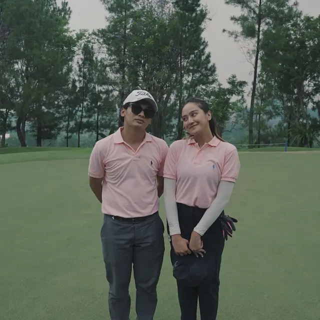 6 Momen Salshabilla Adriani dan Yusuf Mahardika Pakai Baju Senada, Mesra Banget
