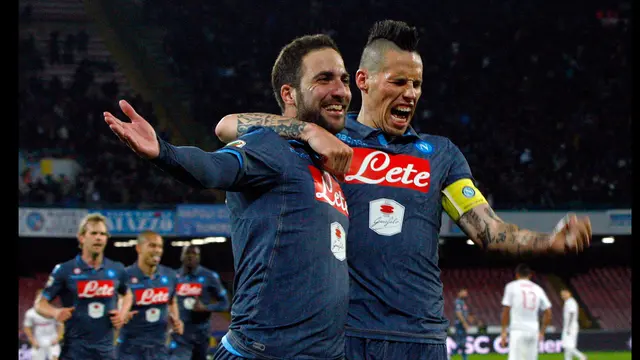 Gonzalo Higuan dan Marek Hamsik