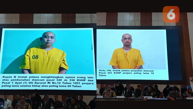Tampang Kopda Basarsyah (sebelah kiri) dan Peltu Yohanes Lubis (sebelah kanan) yang ditampilkan di layar monitor besar saat jumpa pers di Mapolda Lampung. Foto : (Liputan6.com/Ardi).