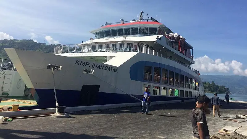 PT ASDP Indonesia Ferry (Persero) mengoperasikan KMP Ihan Batak di lintasan Ajibata-Ambarita pada Kamis 27 Desember 2018. (Dok ASDP Indonesia Ferry)