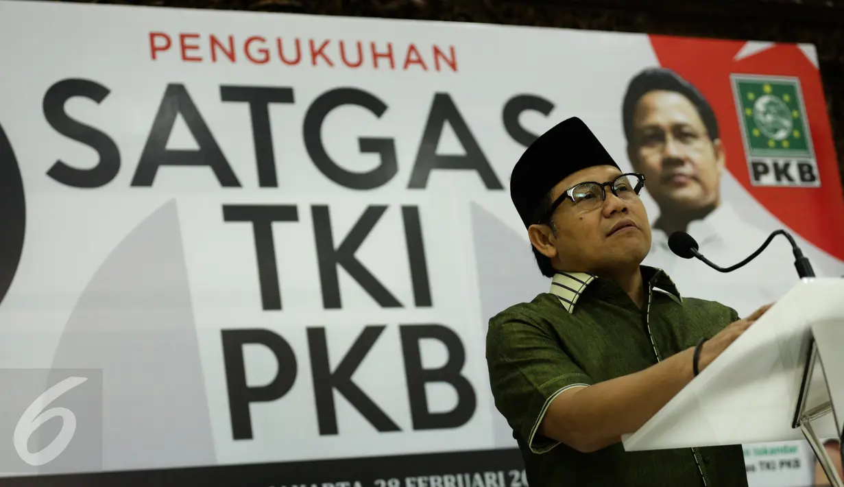 Ketum DPP PKB, Muhaimin Iskandar memberikan sambutan saat pelantikan Satuan Tugas TKI, Jakarta, Selasa (28/2). Satgas TKI nantinya juga bertugas membantu segala persoalan TKI lainnya yang belum teratasi secara maksimal. (Liputan6.com/Johan Tallo)