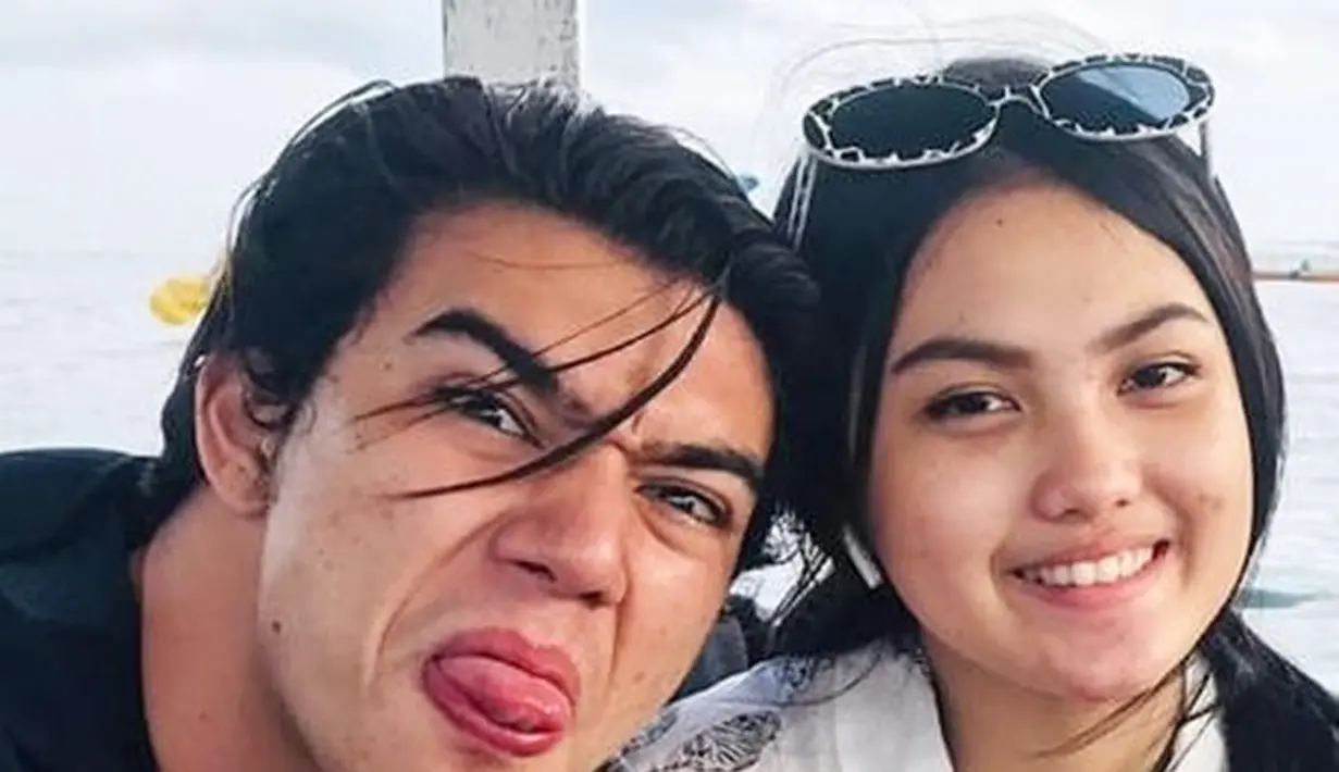 Jeff yang pernah terjerat kasus narkoba kerap membuat hubungan mereka menjadi bahan pergunjingan. Menanggapi hal itu Aisyah memilih masa bodoh. Aisyah justru membeberkan sosok Jeff memang bukan pria yang romantis, namun yang membuatnya nyaman karena Jeff sangat humoris.(Liputan6.com/IG/@wqilaa.story).