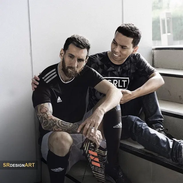 Bak Rekan Setim, 9 Editan Foto Bareng Pesepak Bola Top Dunia Ini Kocak