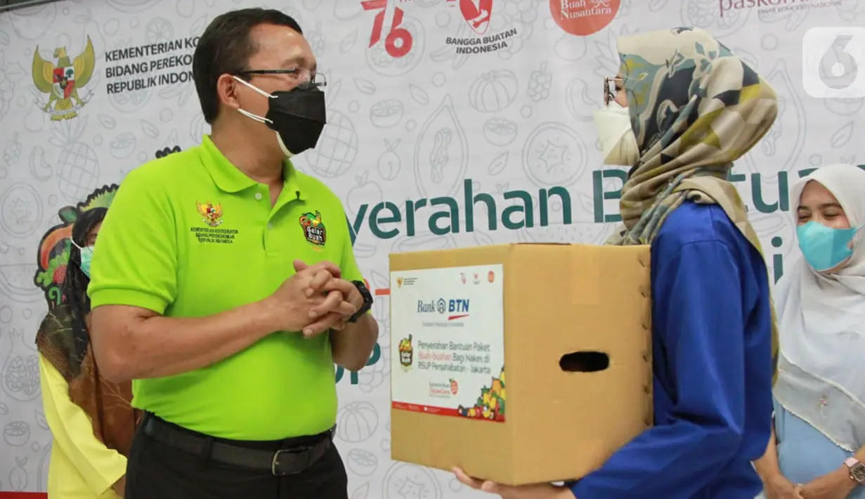 Gerakan Bangga Buatan Indonesia yang dicanangkan oleh Jokowi bertujuan meningkatkan perekonomian usaha mikro, kecil, dan menengah (UMKM) serta menumbuhkan pasar bagi produk- produk nasional. (Liputan6.com/HO/BTN)