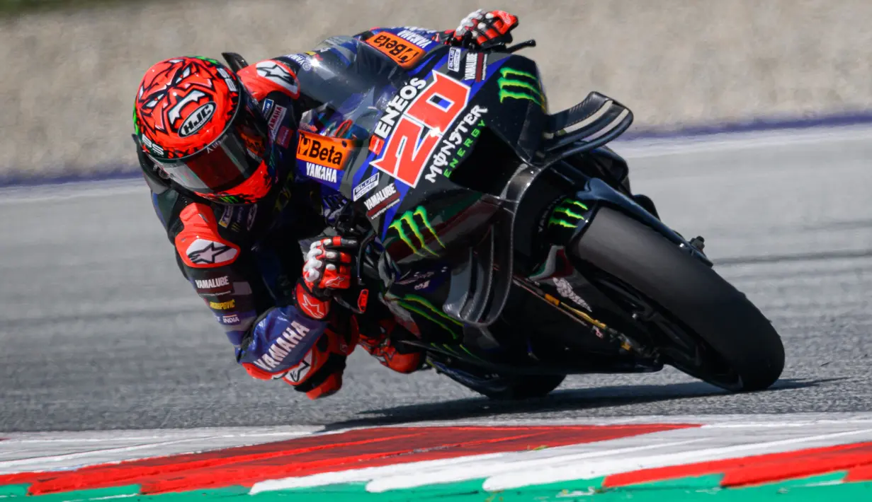 Pembalap Monster Energy Yamaha MotoGP asal Prancis, Fabio Quartararo saat sesi latihan pertama MotoGP Austria di sirkuit Red Bull Ring di Spielberg, Austria, pada 16 Agustus 2024. (Jure Makovec/AFP)