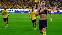 Cristano Ronaldo merayakan golnya ke gawang Al Fateh dalam laga Liga Pro Saudi di Al-Awwal Park, Minggu dini hari WIB (19-10-2025). (Dok. X @AlNassrFC_EN)