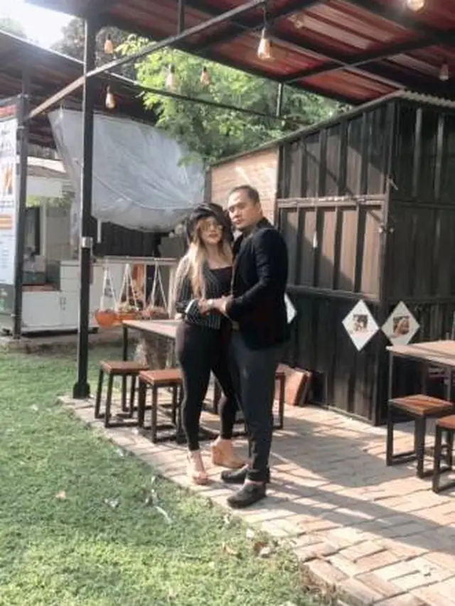 Duet Lagu Bareng, Ini 6 Potret Kedekatan Barbie Kumalasari dan Saipul Jamil