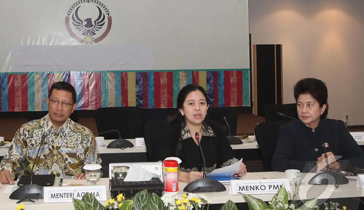 Menag Lukman Hakim Saifuddin, Menko Pembangunan Manusia dan Kebudayaan Puan Maharani, dan Menteri Kesehatan Nila Djuwita Moeloek  Jakarta, Kamis (11/12/2014). (Liputan6.com/Miftahul Hayat)