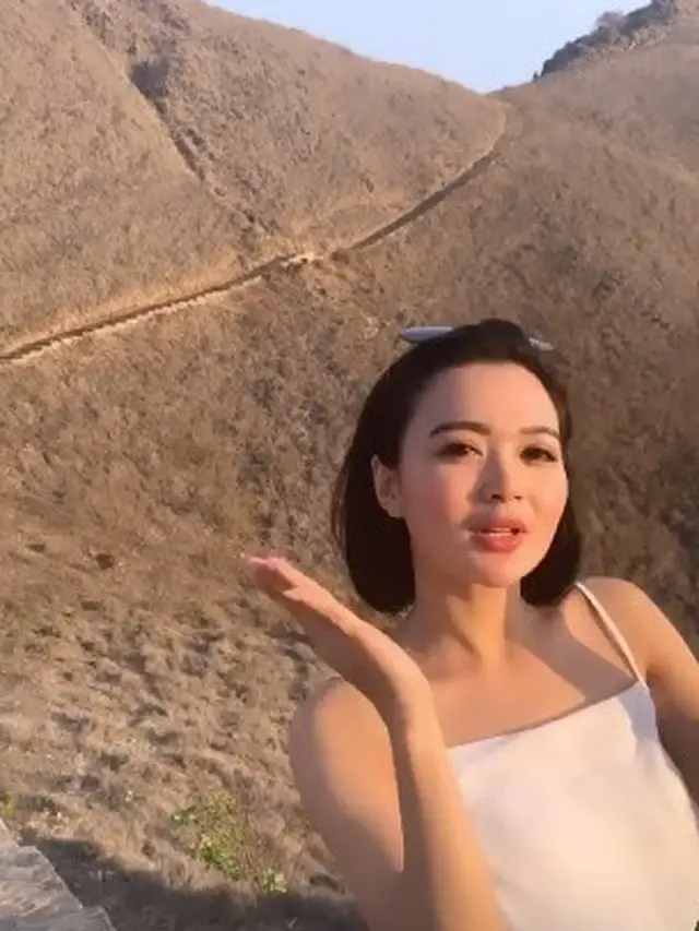 7 Momen Seru Liburan Wika Salim di Labuan Bajo