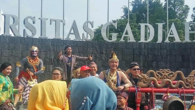 Gubernur Jawa Tengah Ganjar Pranowo menjadi sorotan dalam perhelatan Nitilaku Perguruan Kebangsaan (Liputan6.com/Switzy Sabandar)