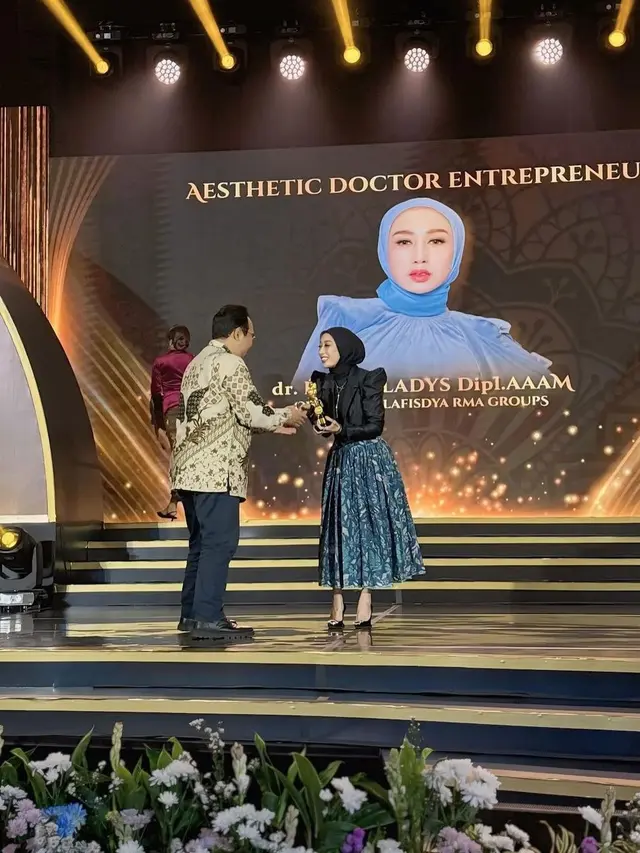 Reza Gladys (Instagram/rezagladys)