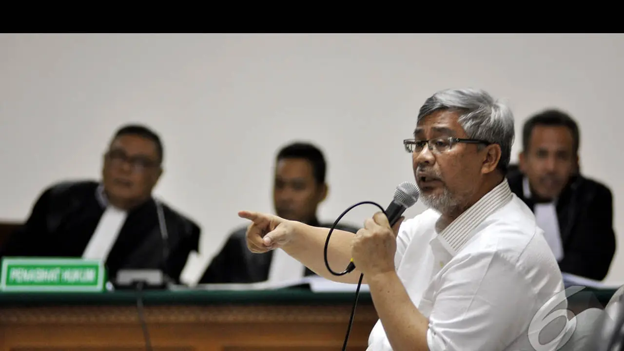 Akil Mochtar Bersaksi di Dua Sidang Kasus Pilkada Palembang 