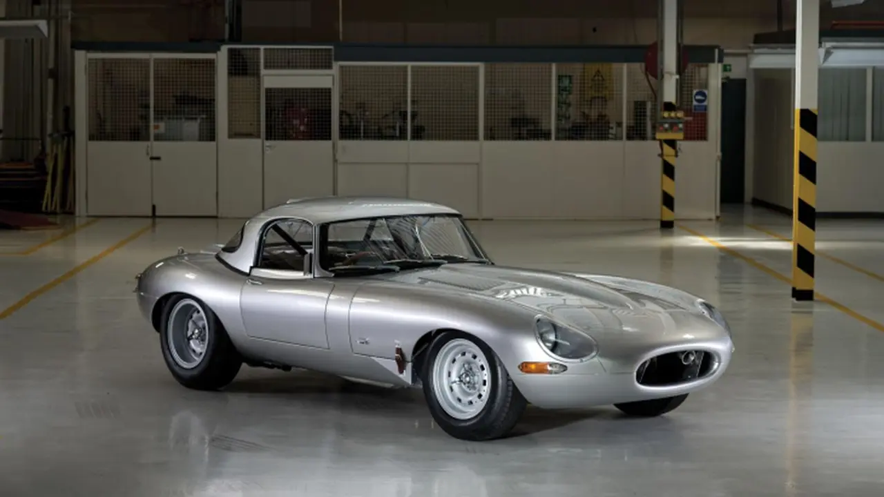 Jaguar Boyong Roadster Bersejarah Ke Ajang Pameran Mobil Konsep