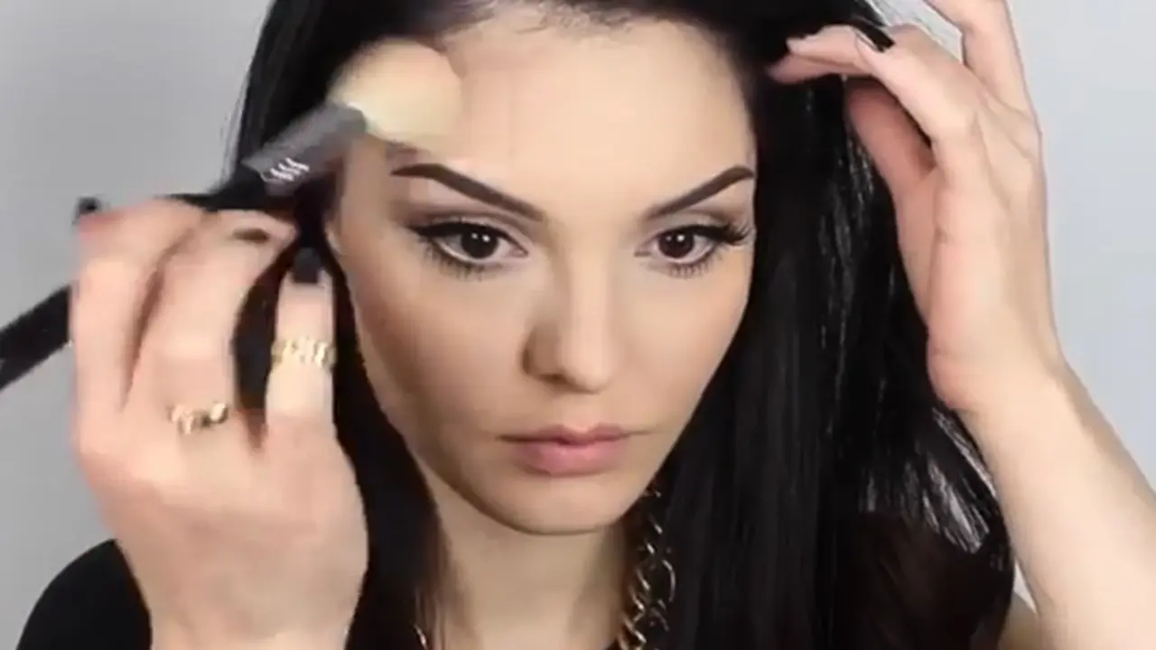 DIY: Tutorial Makeup ala Kylie Jenner