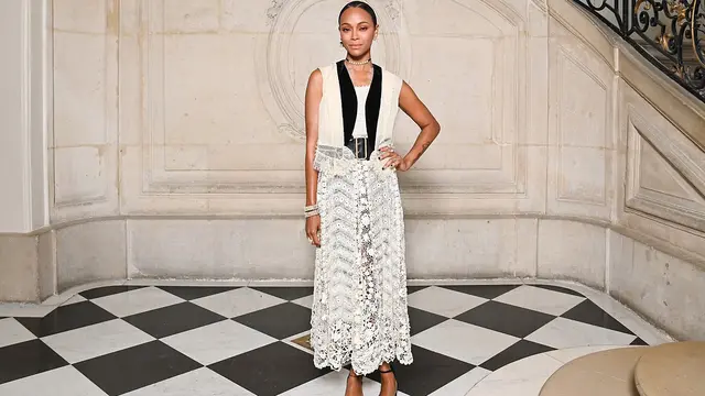 6 Tampilan Seleb Hadiri Dior Haute Couture Autumn/Winter 2022-2023 Fashion Show, Naomi Watts hingga Maye Musk