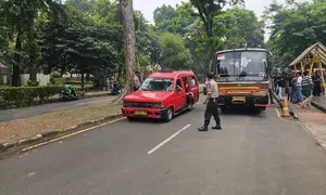 Mahasiswa mulai meninggalkan UI bergerak menuju Bundaran HI
