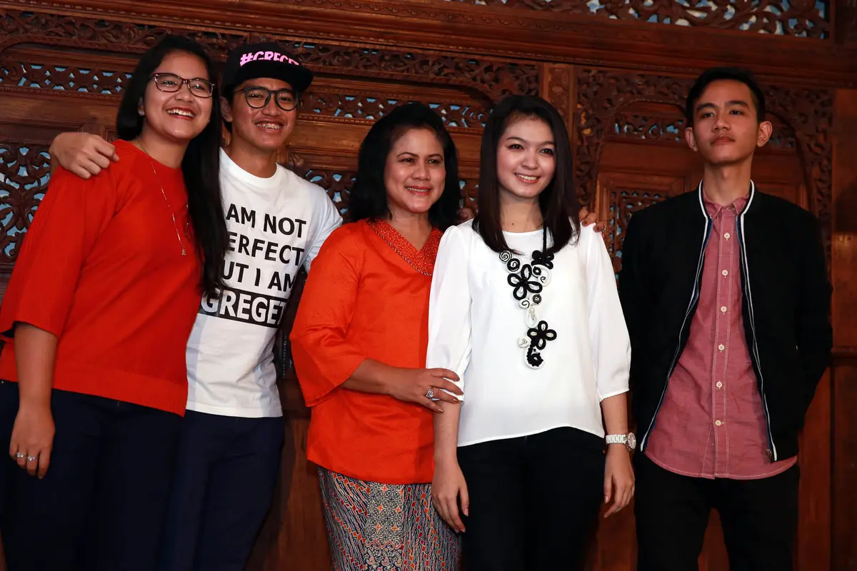 Keluarga besar Iriana Jokowi dan Selvi Ananda