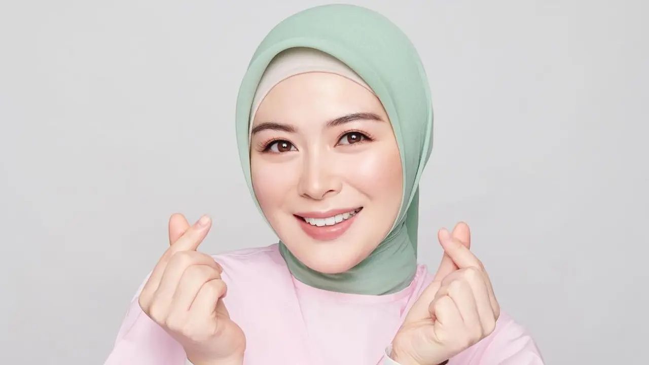 Gaya hijab Ayana Moon