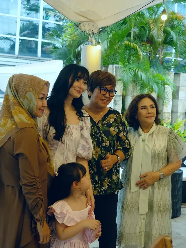 6 Potret Asmirandah Hadiri Pesta Ultah Anak Jessica Mila, Kompak Bareng Chloe