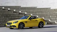 Mercedes-Benz SLK di Ujung Tanduk