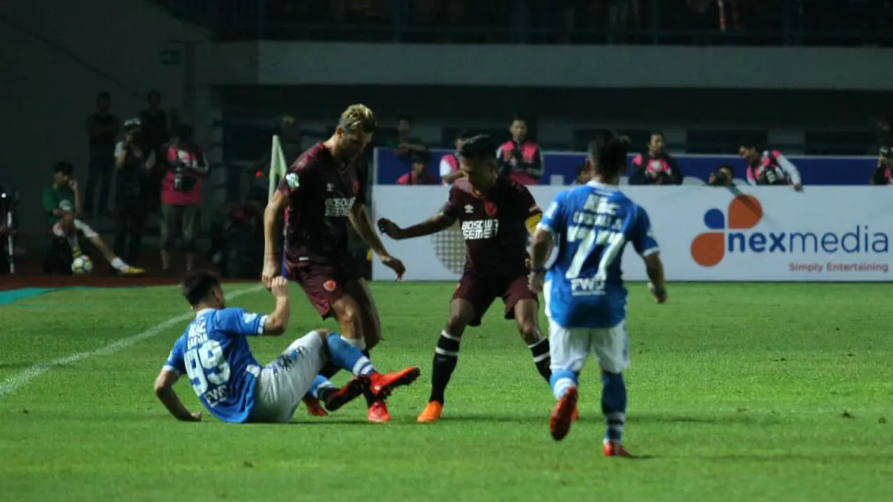 Persib Bandung vs PSM Makassar