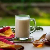 ilustrasi susu telur madu jahe/Isnan Wijarno/Shutterstock