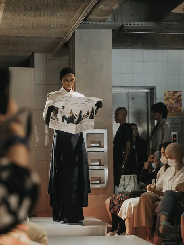 Tragedi 1998 Jadi Inspirasi Koleksi Pakaian  Nichol Elenna