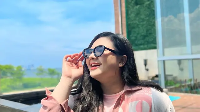 Fokus Berumah Tangga, Intip 7 Potret Terbaru Eriska Rein Si Ratu FTV yang Kini Jarang Muncul di Layar TV  (instagram/eriskarein)