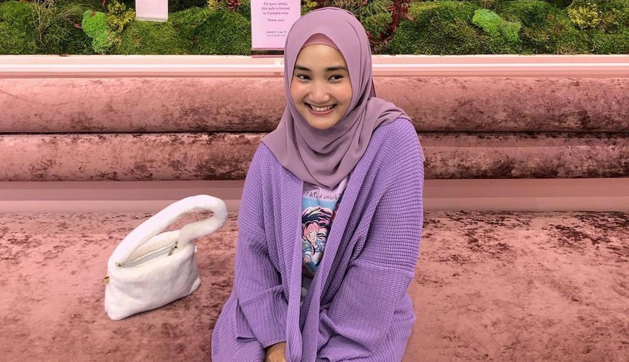 FOTO: Gaya Casual Fatin Shidqia di Berbagai Kesempatan ...