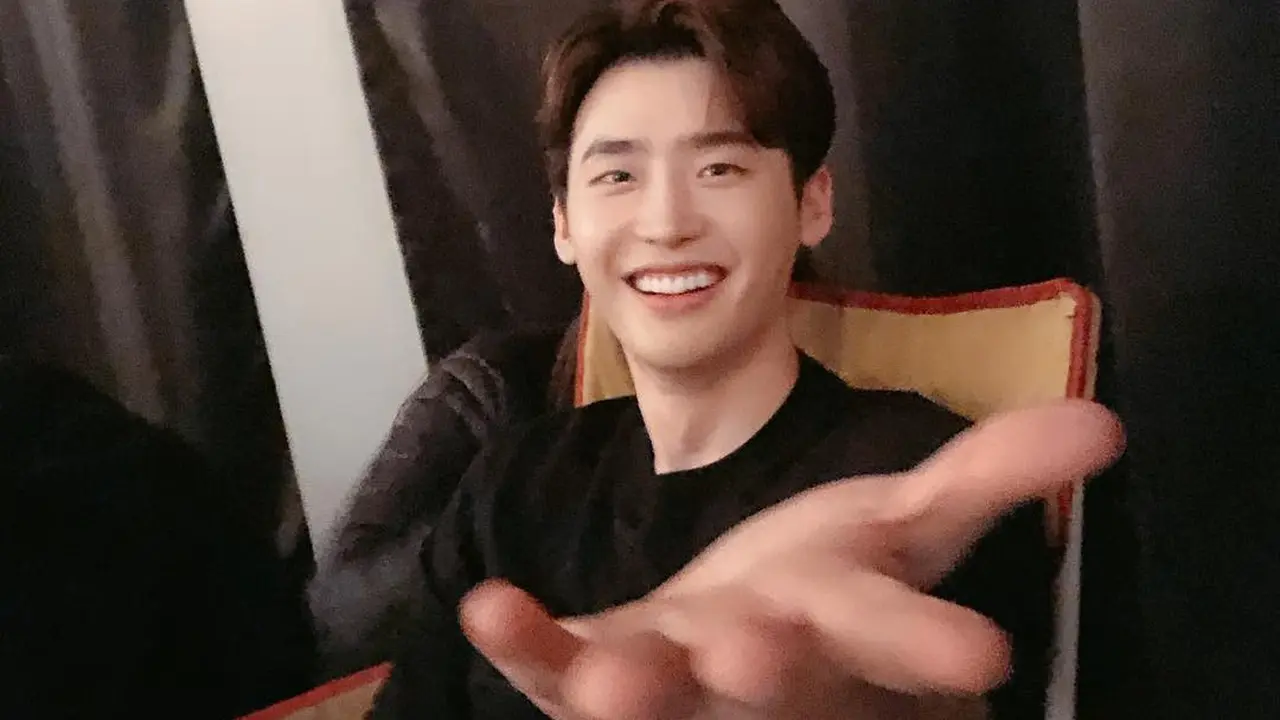 Lee Jong Suk. (Instagram/ jongsuk0206)