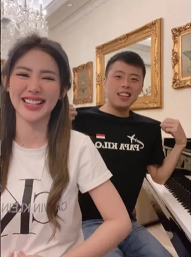 Sedang Dekat, Ini 6 Potret Kapten Vincent dan Emily Young yang Didoakan Jadian