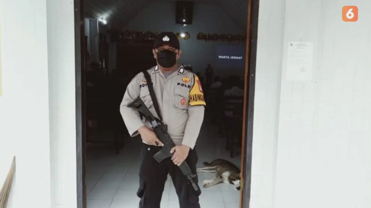 Penjagaan ketat di sejumlah Gereja di Kabupaten Pohuwato (Arfandi Ibrahim/Liputan6.com)