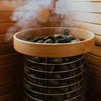 Di balik sensasi hangat yang menenangkan, sauna ternyata memberikan manfaat nyata bagi tubuh (Foto: HUUM/Unsplash)