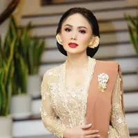 (Instagram/yunishara36)