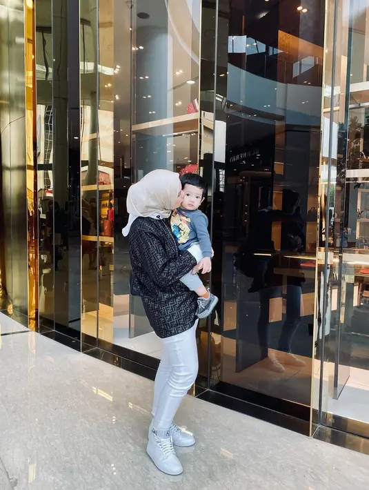 (Instagram/putriannesaloka)