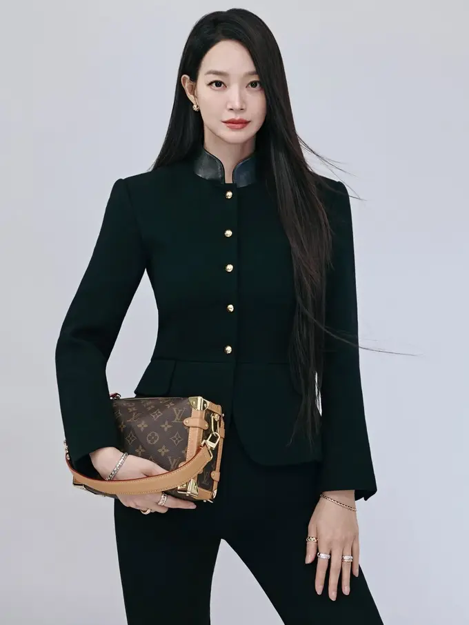 Baru Dua Minggu Menikah dengan Kim Woo Bin, Shin Min Ah Resmi Jadi House Ambassador Louis Vuitton